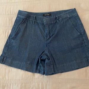 Size 6 White House Black Market Shorts